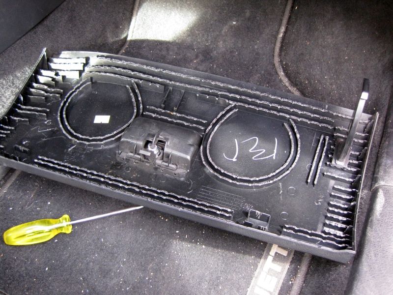 HOWTO Fix MkIV Golf Broken Glovebox Latch (with pics) Page 3 VW